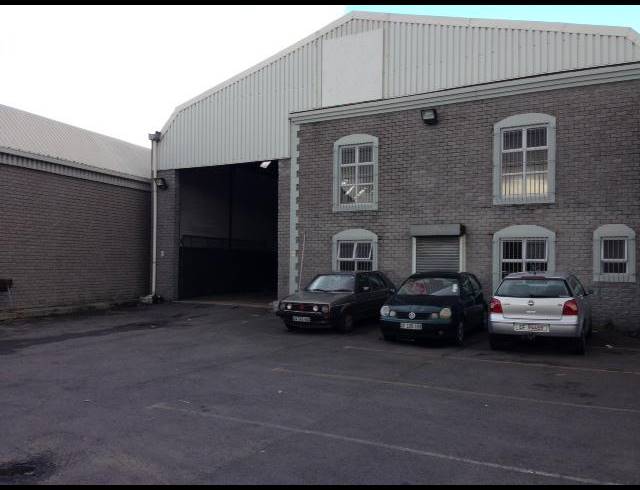 1,115M² FACTORY TO LET IN AIRPORT INDUSTRIA